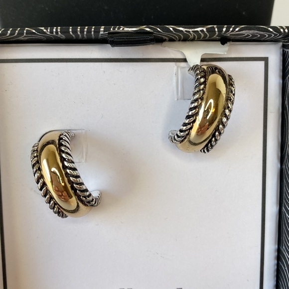 Scroll & Dot Earrings - Picture 5 of 10